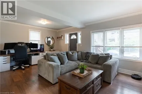 124 Balsam Avenue North Hamilton ON L8L 6Y3
