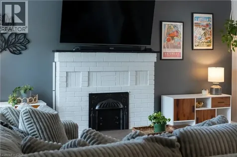 124 Balsam Avenue North Hamilton ON L8L 6Y3