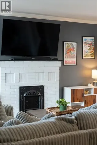 124 Balsam Avenue North Hamilton ON L8L 6Y3