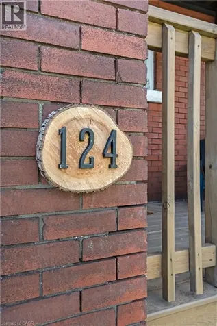 124 Balsam Avenue North Hamilton ON L8L 6Y3