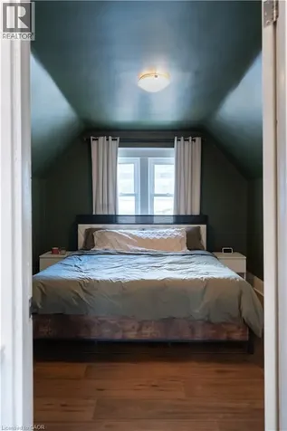 124 Balsam Avenue North Hamilton ON L8L 6Y3