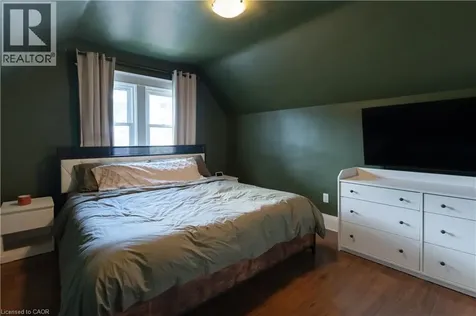 124 Balsam Avenue North Hamilton ON L8L 6Y3
