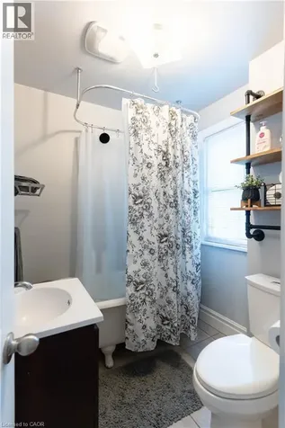 124 Balsam Avenue North Hamilton ON L8L 6Y3