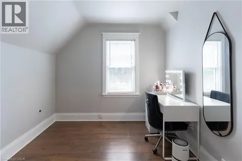 124 Balsam Avenue North Hamilton ON L8L 6Y3