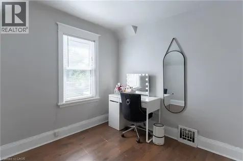 124 Balsam Avenue North Hamilton ON L8L 6Y3