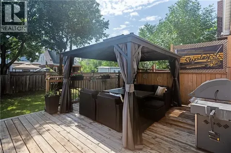 124 Balsam Avenue North Hamilton ON L8L 6Y3