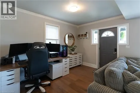 124 Balsam Avenue North Hamilton ON L8L 6Y3