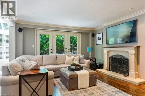 104 Whittington Place Oakville ON L6K 3V9