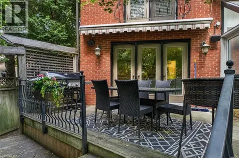 104 Whittington Place Oakville ON L6K 3V9