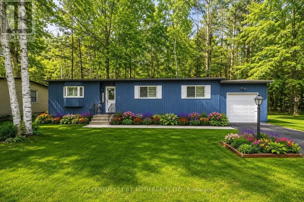10 Allen Drive North Wasaga Beach ON L9Z 1K5