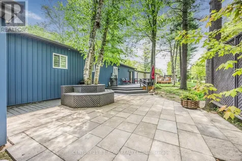 10 Allen Drive North Wasaga Beach ON L9Z 1K5
