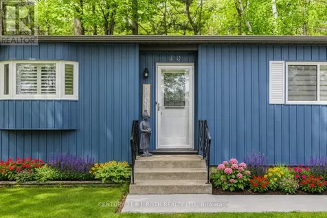 10 Allen Drive North Wasaga Beach ON L9Z 1K5