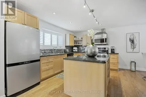 10 Allen Drive North Wasaga Beach ON L9Z 1K5