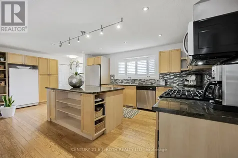 10 Allen Drive North Wasaga Beach ON L9Z 1K5