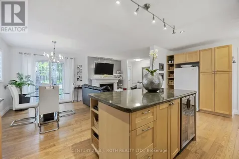 10 Allen Drive North Wasaga Beach ON L9Z 1K5