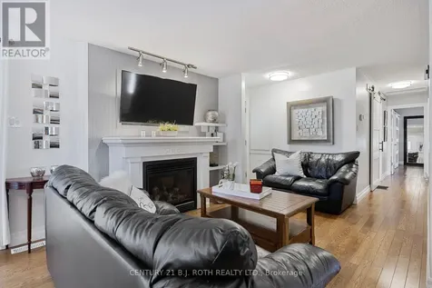 10 Allen Drive North Wasaga Beach ON L9Z 1K5