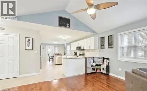 996 Beach Boulevard Hamilton ON L8H 6Z4