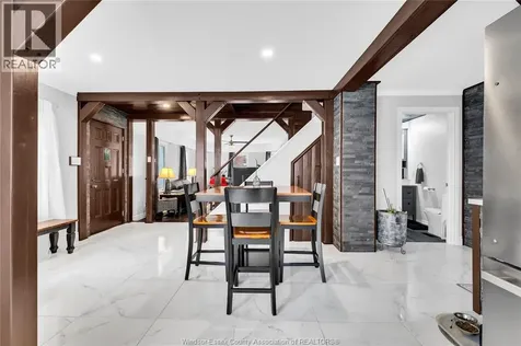 2337 Parkwood Avenue Windsor ON N8W 2K3
