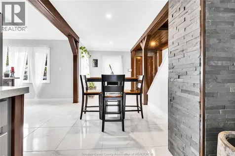 2337 Parkwood Avenue Windsor ON N8W 2K3