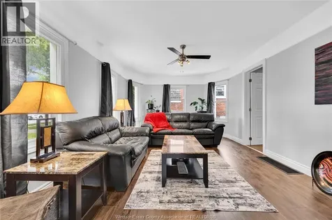2337 Parkwood Avenue Windsor ON N8W 2K3