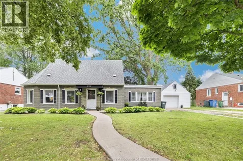 2337 Parkwood Avenue Windsor ON N8W 2K3