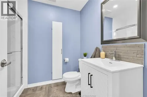 2337 Parkwood Avenue Windsor ON N8W 2K3