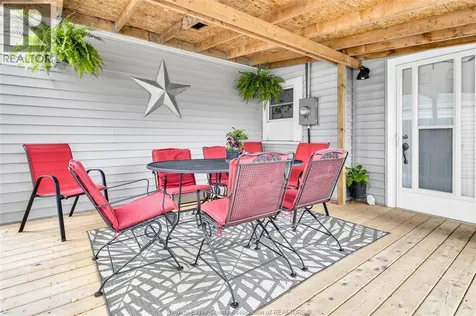 2337 Parkwood Avenue Windsor ON N8W 2K3