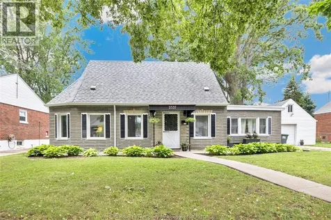 2337 Parkwood Avenue Windsor ON N8W 2K3