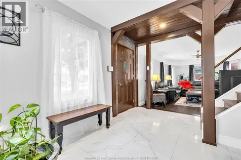 2337 Parkwood Avenue Windsor ON N8W 2K3
