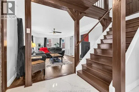 2337 Parkwood Avenue Windsor ON N8W 2K3
