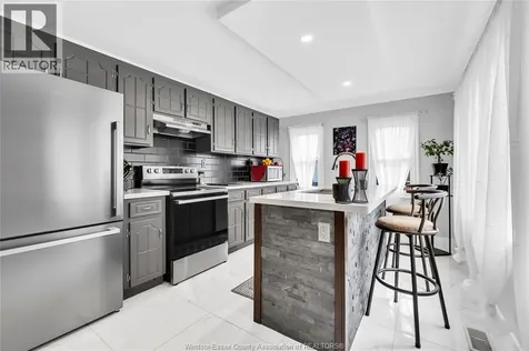 2337 Parkwood Avenue Windsor ON N8W 2K3