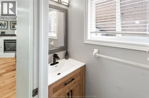 1376 Lakeview Avenue Windsor ON N8P 1K7
