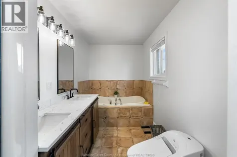 1376 Lakeview Avenue Windsor ON N8P 1K7