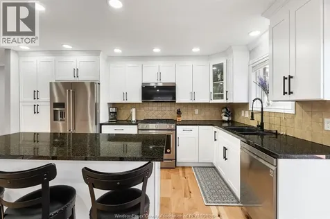 1376 Lakeview Avenue Windsor ON N8P 1K7