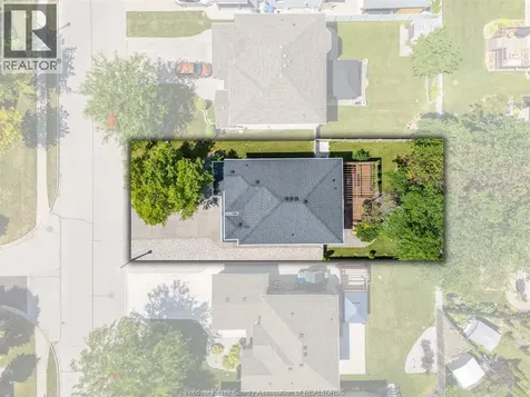 1376 Lakeview Avenue Windsor ON N8P 1K7