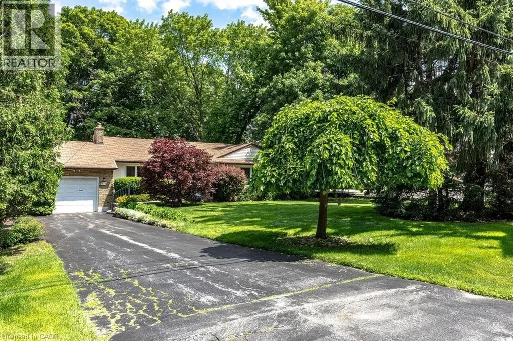 803 Montgomery Drive Ancaster ON L9G 3H6