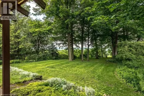 803 Montgomery Drive Ancaster ON L9G 3H6