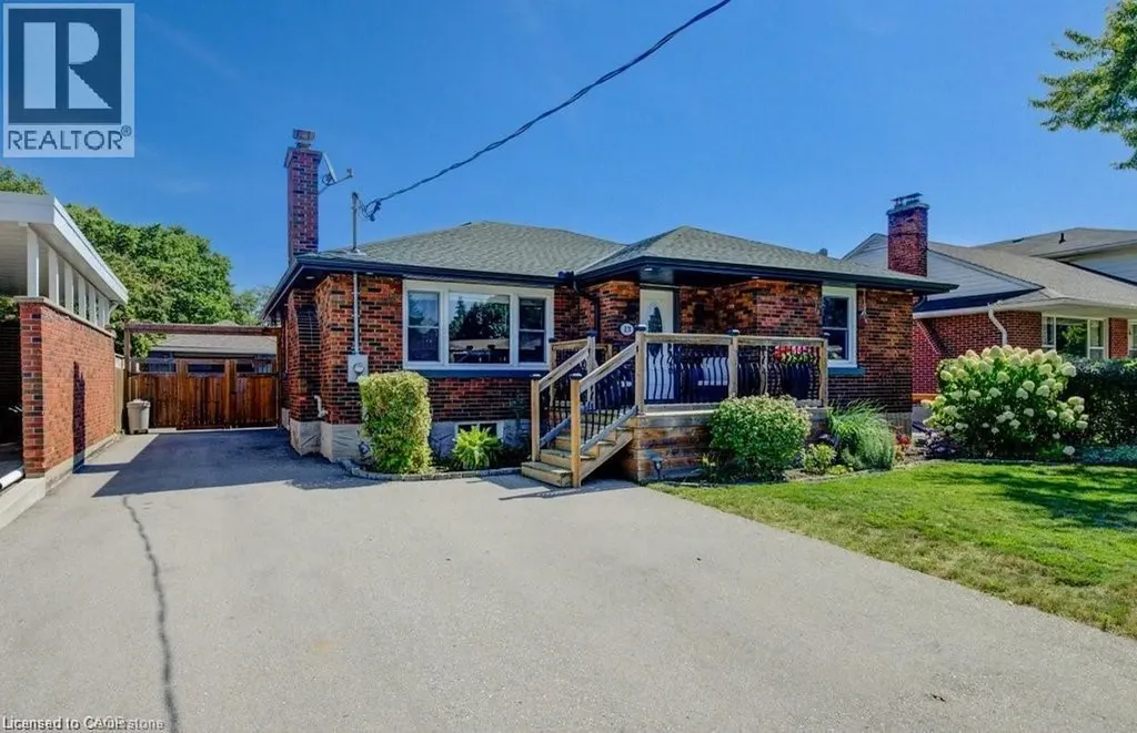 13 Lowell Street South Cambridge ON N1R 5C8