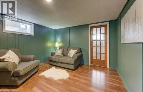 13 Lowell Street South Cambridge ON N1R 5C8