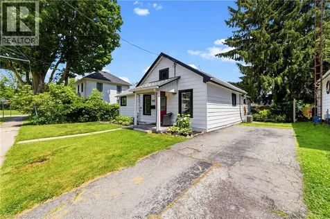 425 Ross Avenue Dunnville ON N1A 2S2