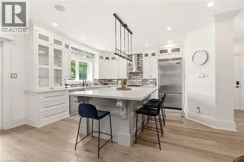336 Newbold Court Burlington ON L7R 2Y6