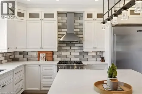 336 Newbold Court Burlington ON L7R 2Y6