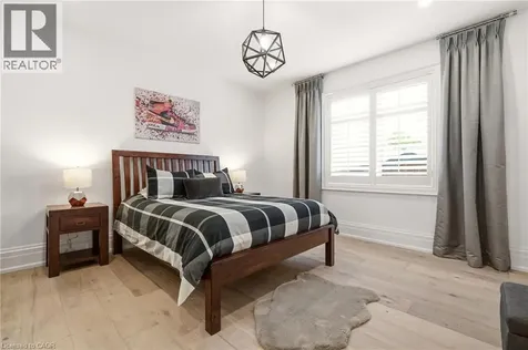 336 Newbold Court Burlington ON L7R 2Y6