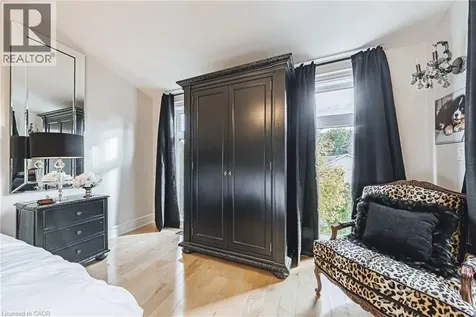 712 Highvalley Road Ancaster ON L9G 4E9