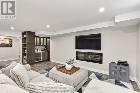11 North Pine Street Collingwood ON L9Y 5L6