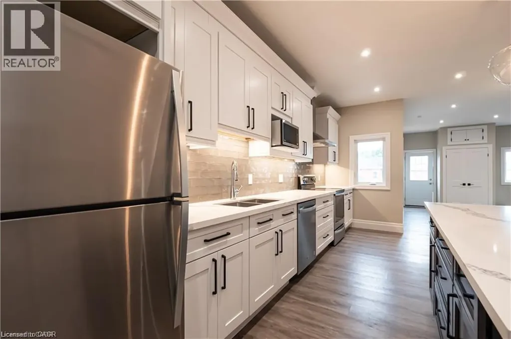 145 Wellington Street North Hamilton ON L8R 1N4