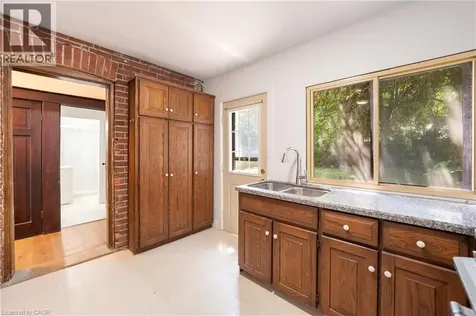 1274 Barton Street East Hamilton ON L8H 2W1