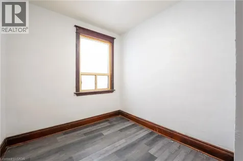 1274 Barton Street East Hamilton ON L8H 2W1