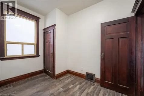 1274 Barton Street East Hamilton ON L8H 2W1