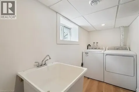 135 Deane Avenue Oakville ON L6K 1N2